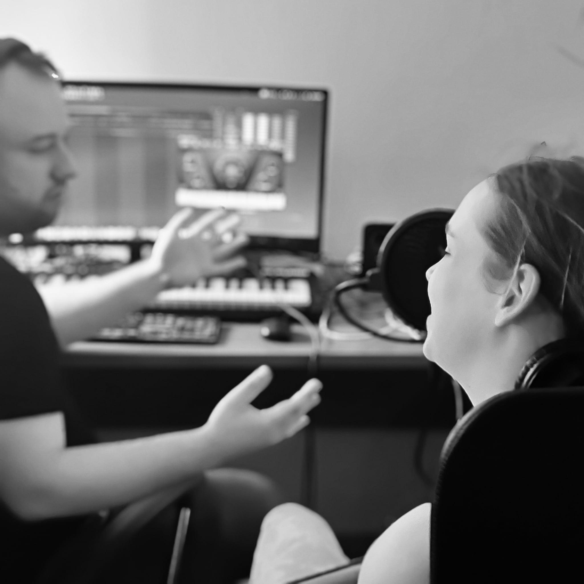 EddieK and Viktorija Ray collaborating in Vilnius home studio session