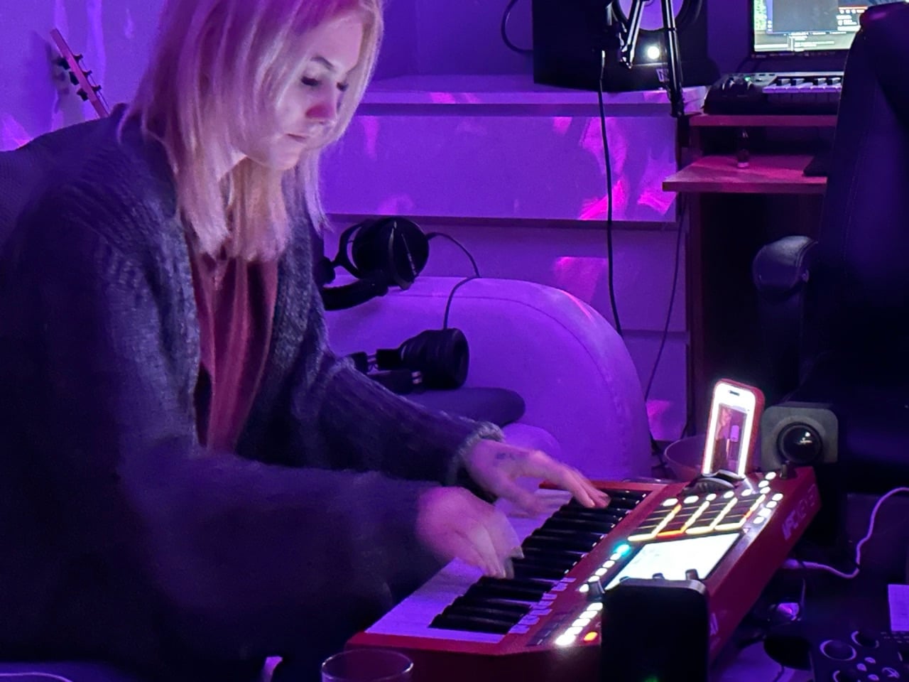 Izabelė playing Akai MPC Key 37 at EddieK's studio in Klaipėda
